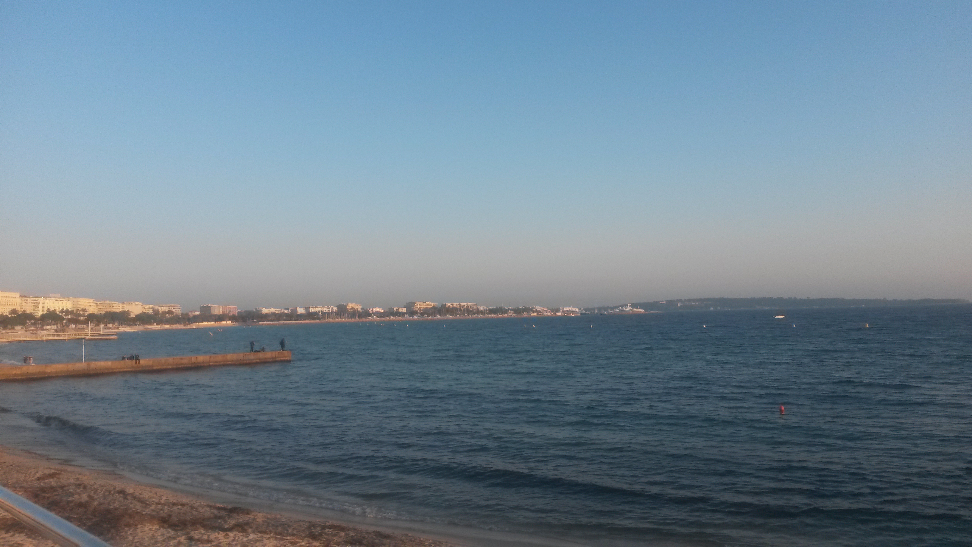 Quand la nuit tombe sur Cannes