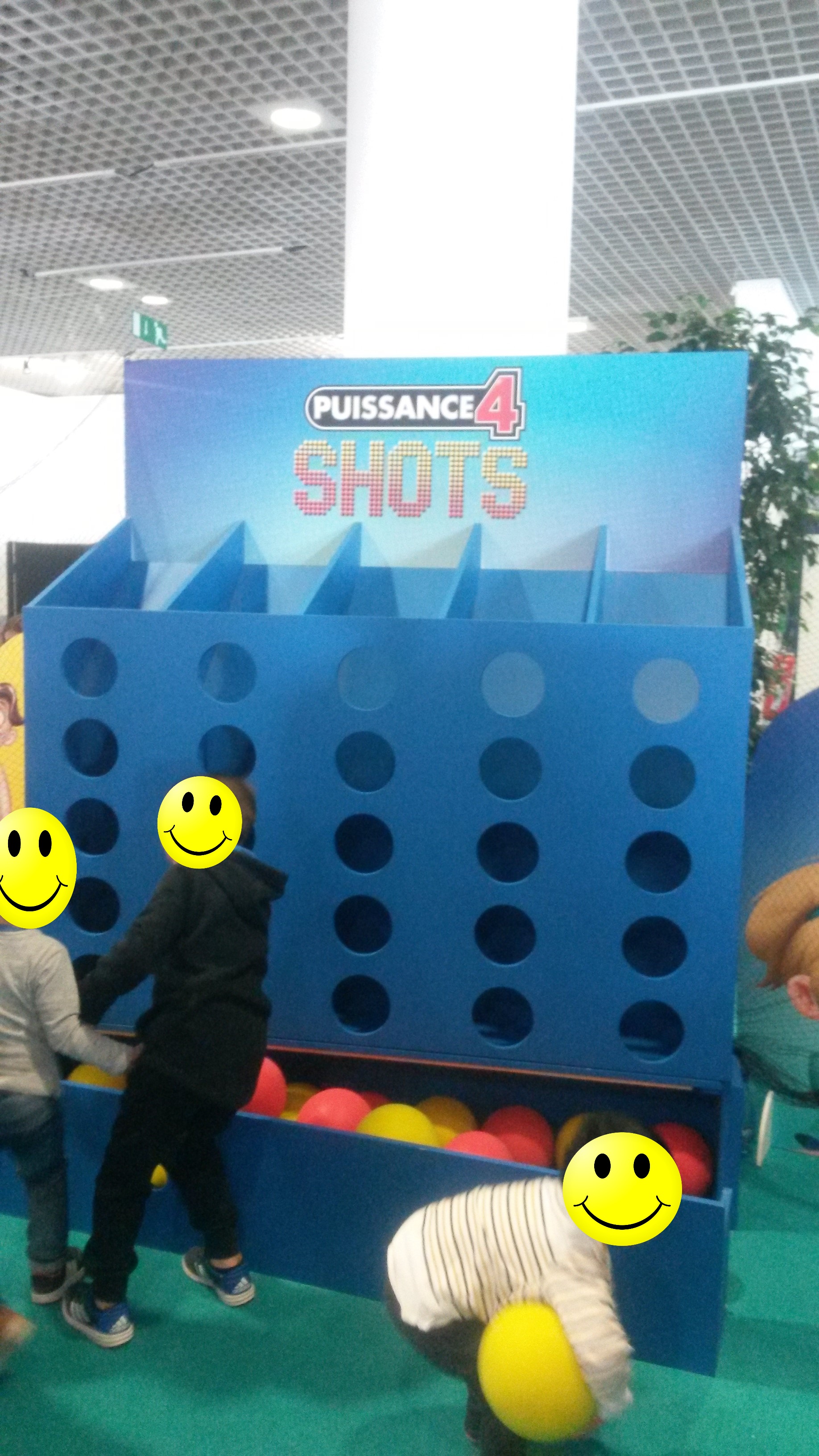 Un puissance 4 shoot géant à réussir grâce à des tirs