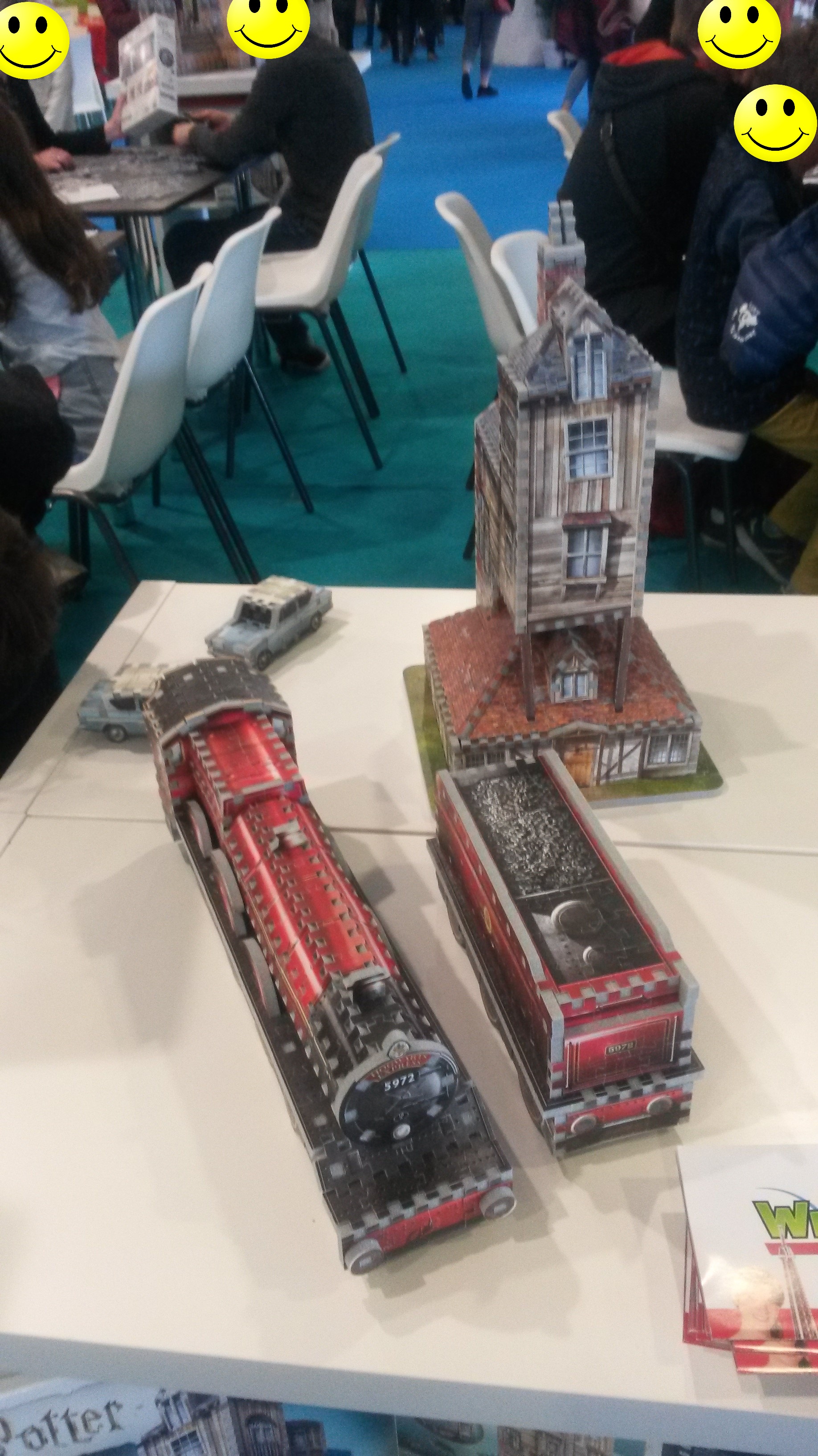 Des trains  aux bâtiments tout y est